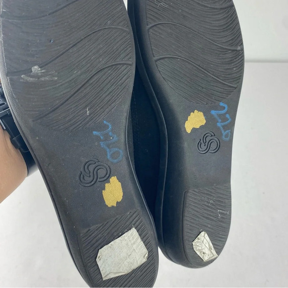 Clarks Cloudsteppers Womens 9 Black Ayla Low Ballet Flat Microsuede Slip On - Picture 5 of 6